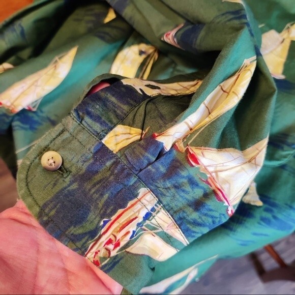 Nautica Green Sailboat/Novelty Print Long Sleeve Button Down Shirt Sz. Medium - Picture 4 of 7